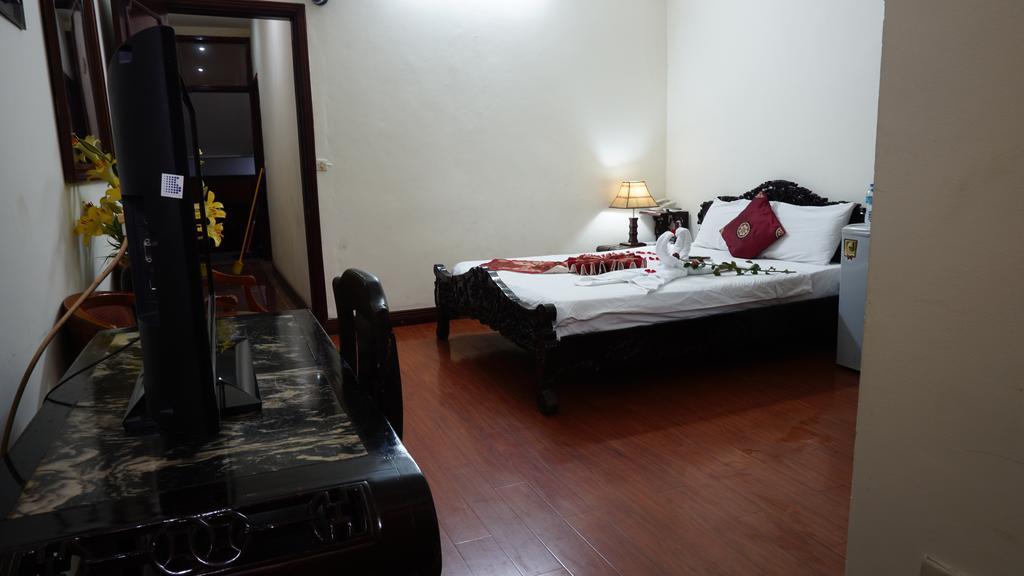 Hanoi Golden Moon Guest House & Travel Buitenkant foto