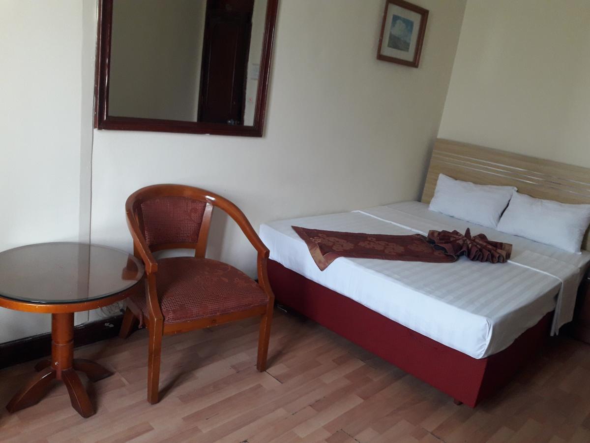 Hanoi Golden Moon Guest House & Travel Buitenkant foto