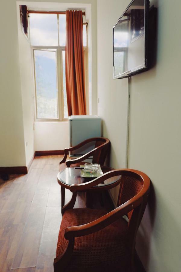 Hanoi Golden Moon Guest House & Travel Buitenkant foto