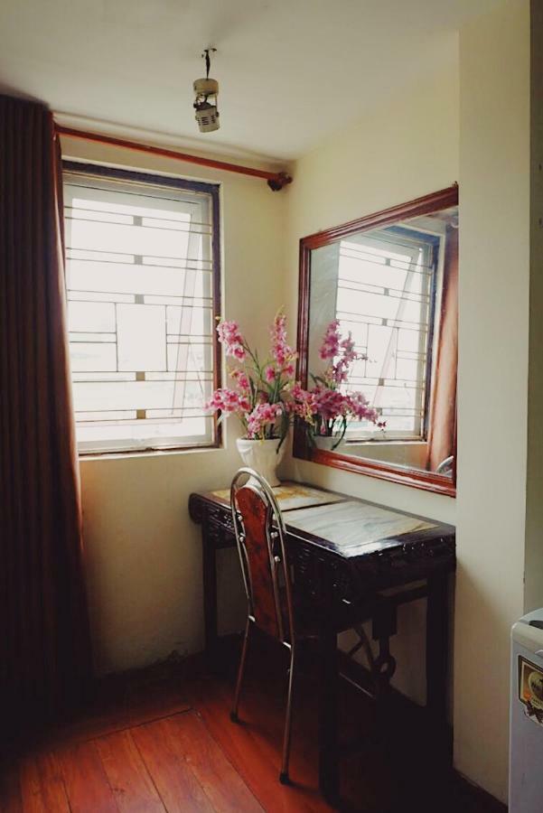 Hanoi Golden Moon Guest House & Travel Buitenkant foto